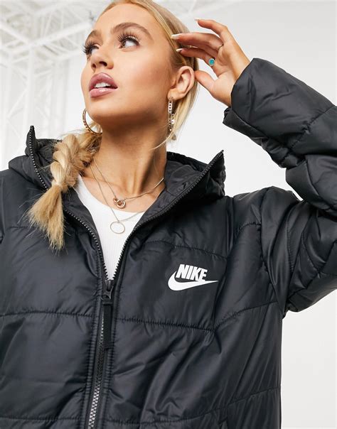 nike jacke damen mit nike zeichen hinten|Nike Factory Stores.